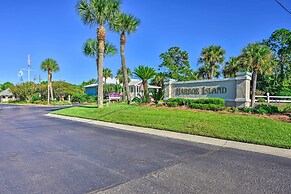 Harbor Island Condo With Deck - Steps to Beach!