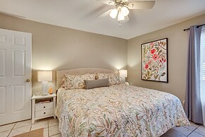 Harbor Island Condo With Deck - Steps to Beach!