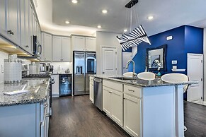 Sleek Durham Townhome Near Dtwn w/ Balcony!