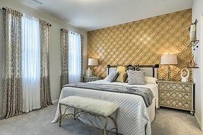 Sleek Durham Townhome Near Dtwn w/ Balcony!