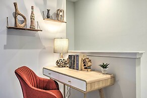 Sleek Durham Townhome Near Dtwn w/ Balcony!