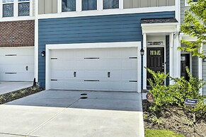 Sleek Durham Townhome Near Dtwn w/ Balcony!
