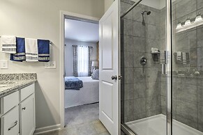 Sleek Durham Townhome Near Dtwn w/ Balcony!