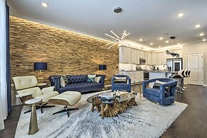 Sleek Durham Townhome Near Dtwn w/ Balcony!