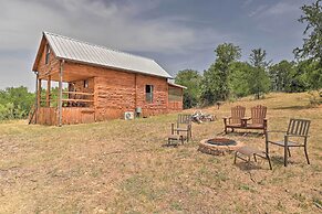 Chic Thorndale Cabin w/ Fire Pit & Paddleboat!