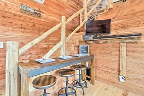 Chic Thorndale Cabin w/ Fire Pit & Paddleboat!