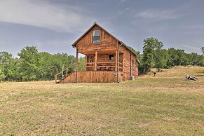 Chic Thorndale Cabin w/ Fire Pit & Paddleboat!