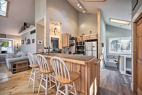 Spacious Family Escape: Walk to Lake Michigan!