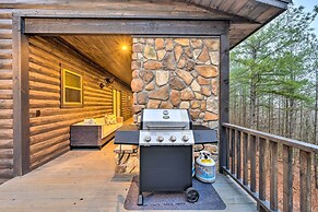 Outdoor Paradise w/ Hot Tub, Firepit, BBQ & More!