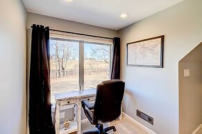 Spacious Farmhouse Near Hikes & Waterfalls