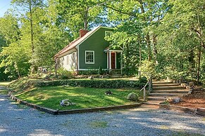 Warm + Peaceful Home w/ Fire Pit on Haw River