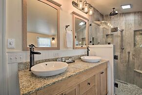 Historic Mariposa Stagecoach Stop w/ Gas Fire Pit!