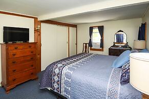 Life on the Lake With Private Dock & Fire Pit!