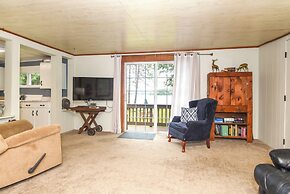 Life on the Lake With Private Dock & Fire Pit!