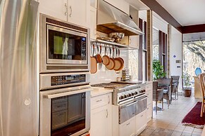 Stylish + Serene West Friendship Hidden Gem!