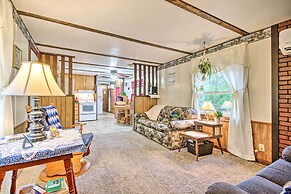 Unique Creekside Escape - Enjoy On-site Goats!