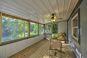 Unique Creekside Escape - Enjoy On-site Goats!