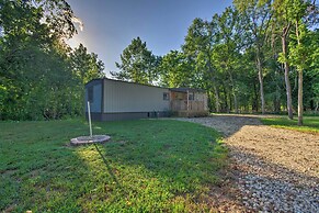 Unique Creekside Escape - Enjoy On-site Goats!