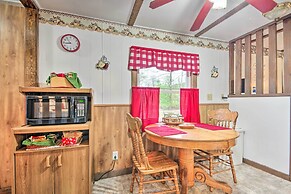 Unique Creekside Escape - Enjoy On-site Goats!