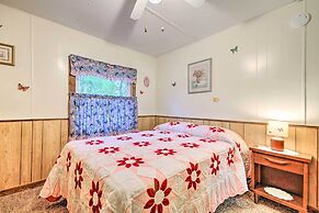 Unique Creekside Escape - Enjoy On-site Goats!