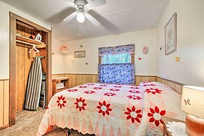 Unique Creekside Escape - Enjoy On-site Goats!