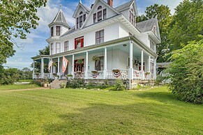 Creekfront Yellville Manor w/ Parlors & Fire Pit!