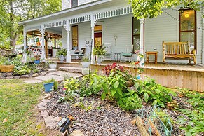 Creekfront Yellville Manor w/ Parlors & Fire Pit!