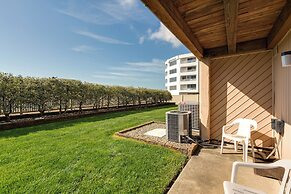 Brigantine Condo w/ Beach Access & Pool Views