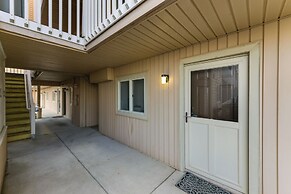 Brigantine Condo w/ Beach Access & Pool Views