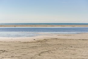 Brigantine Condo w/ Beach Access & Pool Views