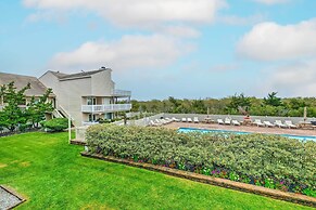 Brigantine Condo w/ Beach Access & Pool Views