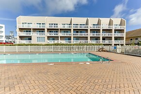 Brigantine Condo w/ Beach Access & Pool Views