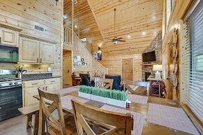 Penny Lane Lodge: Rustic Luxury < 6 Miles to Lake