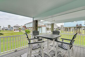 Steps From Gulf: Freeport Home w/ Water Views