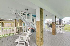 Steps From Gulf: Freeport Home w/ Water Views