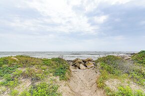 Steps From Gulf: Freeport Home w/ Water Views