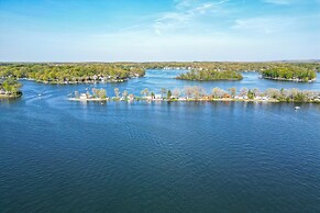 Michigan Island Lake House: Sunrise & Sunset Views