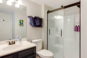 Hot Tub & Deck: Margaritaville Resort Retreat!