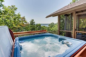 Hot Tub & Deck: Margaritaville Resort Retreat!