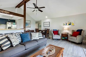 Hot Tub & Deck: Margaritaville Resort Retreat!