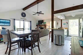 Hot Tub & Deck: Margaritaville Resort Retreat!