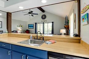 Hot Tub & Deck: Margaritaville Resort Retreat!