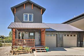Pet-friendly Choteau Townhouse With Gas Grill!