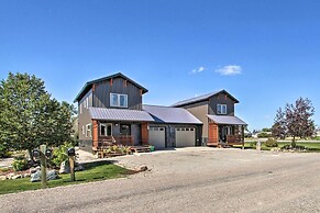 Pet-friendly Choteau Townhouse With Gas Grill!