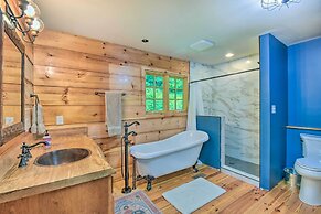 Chauga River Cabin: Pets Welcome!