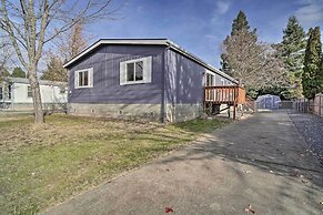 Charming Grants Pass Home w/ Large Backyard!