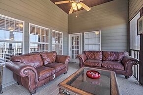 Branson Group Getaway: 2 Mi to Silver Dollar City!