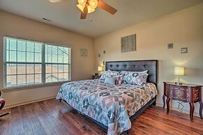 Branson Group Getaway: 2 Mi to Silver Dollar City!