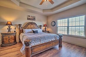 Branson Group Getaway: 2 Mi to Silver Dollar City!