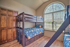 Branson Group Getaway: 2 Mi to Silver Dollar City!